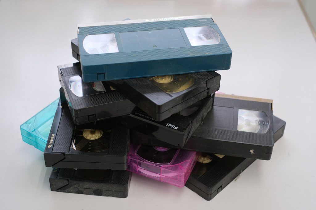 ビデオテープが見られなくなる？？2025年問題 – カメラの光盛堂Ⅱ
